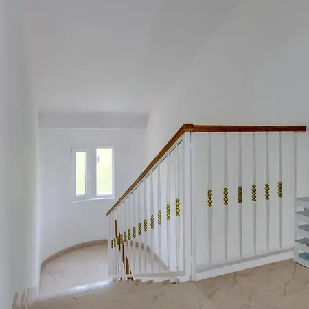 Ivan Apartman *