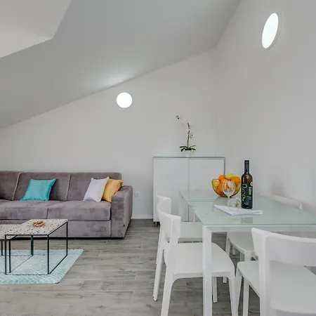 Ivan Apartman